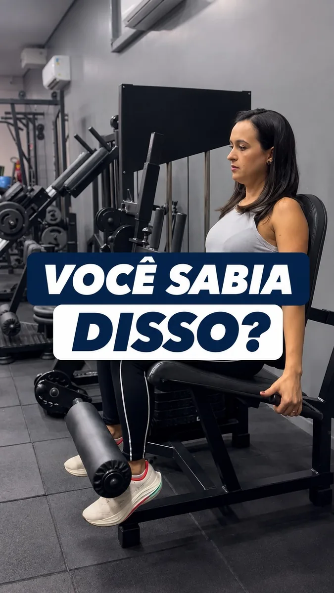 Pati Goncalves durante treino de musculacao para gestante no estudio Boa Forma